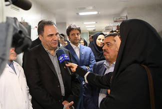 <p><strong><span style="font-family: BYekan; font-size: 14pt;">رئیس بیمارستان مفید تهران میهمان برنامه دکتر سلام</span></strong></p>