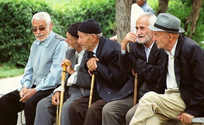 «مشاور»برای ارتقاء کیفیت زندگی سالمندان راهکار می دهد